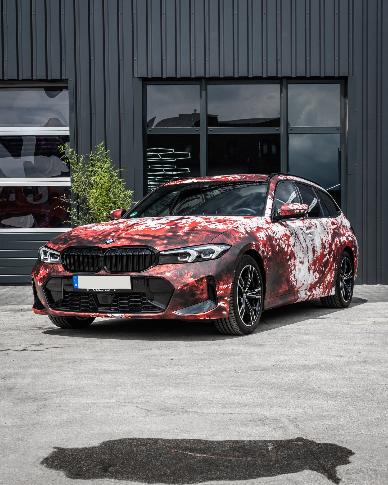 Digitaldruckfolierung Blutdesign Halloween BMW Folierung