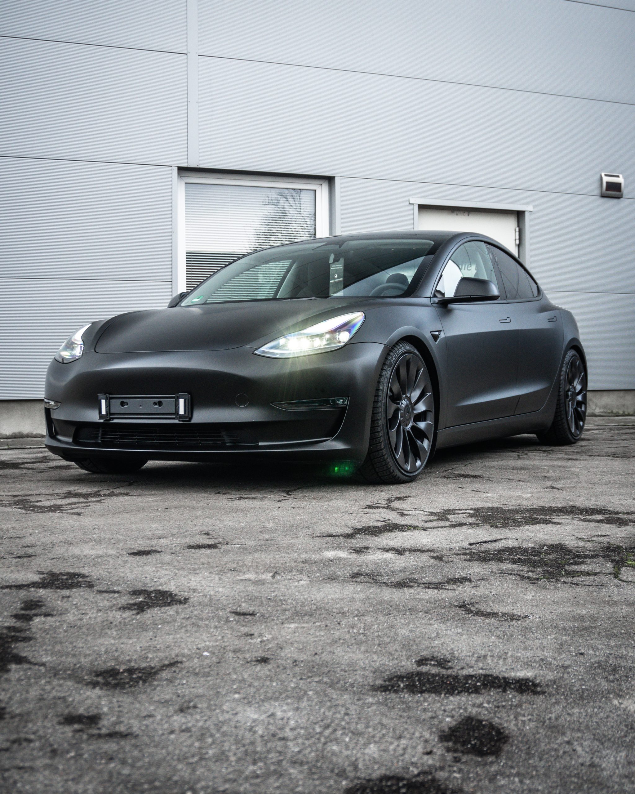 Tesla Vollfolierung 3M Matt schwarz metallic. Tesla folieren